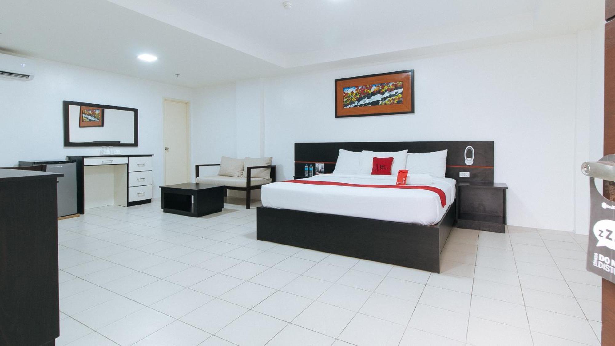 Reddoorz Plus At Evangelista Street Makati Makati City Esterno foto