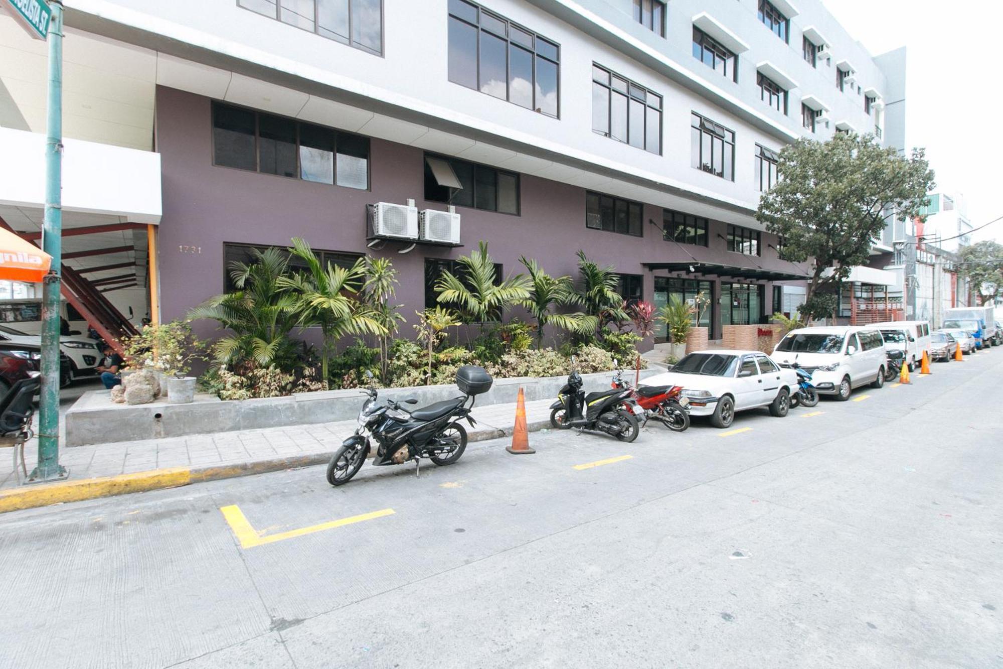 Reddoorz Plus At Evangelista Street Makati Makati City Esterno foto