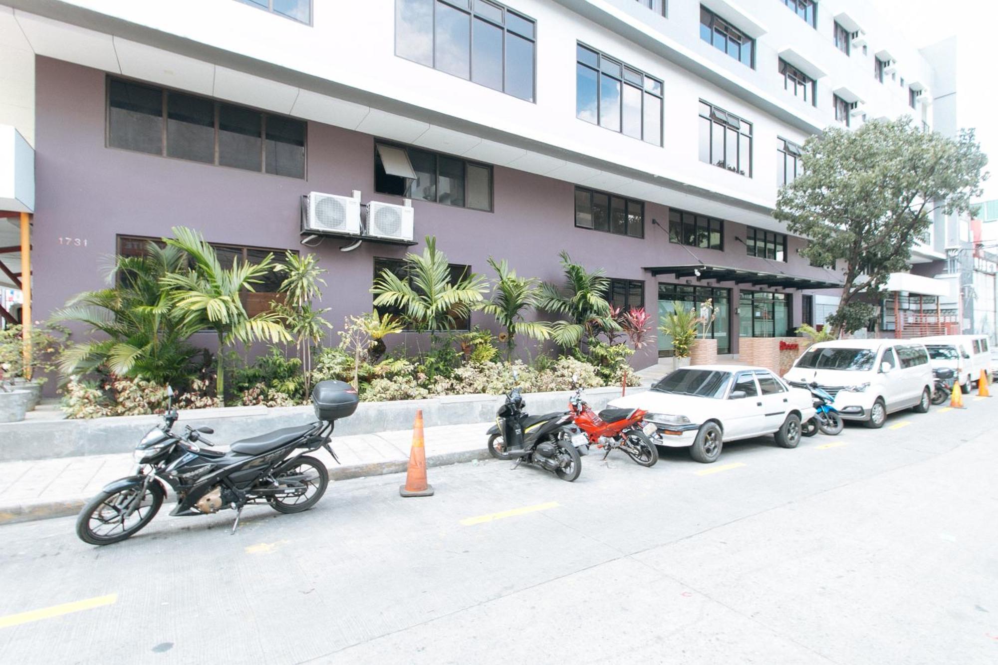 Reddoorz Plus At Evangelista Street Makati Makati City Esterno foto