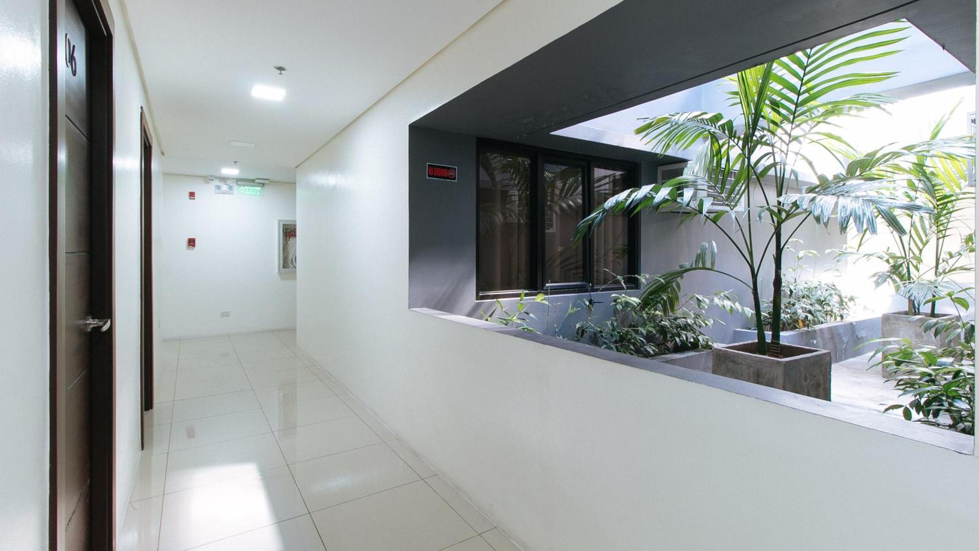 Reddoorz Plus At Evangelista Street Makati Makati City Esterno foto